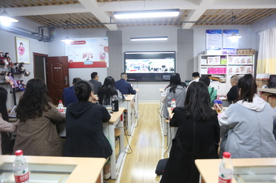 深化文創(chuàng)合作，共育設(shè)計(jì)人才——湖南師范大學(xué)孫舜堯教授赴我校藝術(shù)設(shè)計(jì)與建筑學(xué)院交流側(cè)記